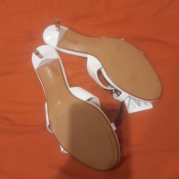 Zara Stylish White Women's Sandals - Picture 2 of 3